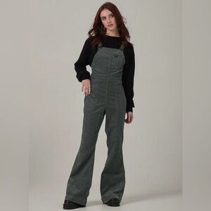 NWT Lee corduroy flare overall forest green size S